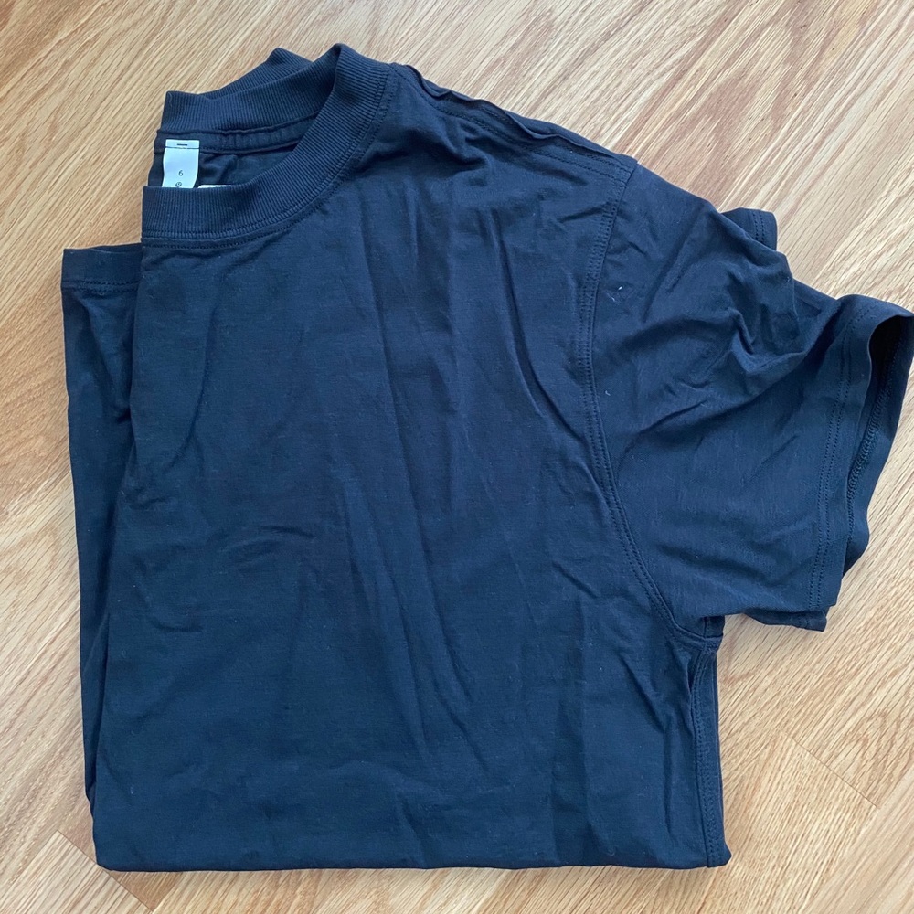 NWOT Lululemon All Yours Tee Black - Picture 1 of 3